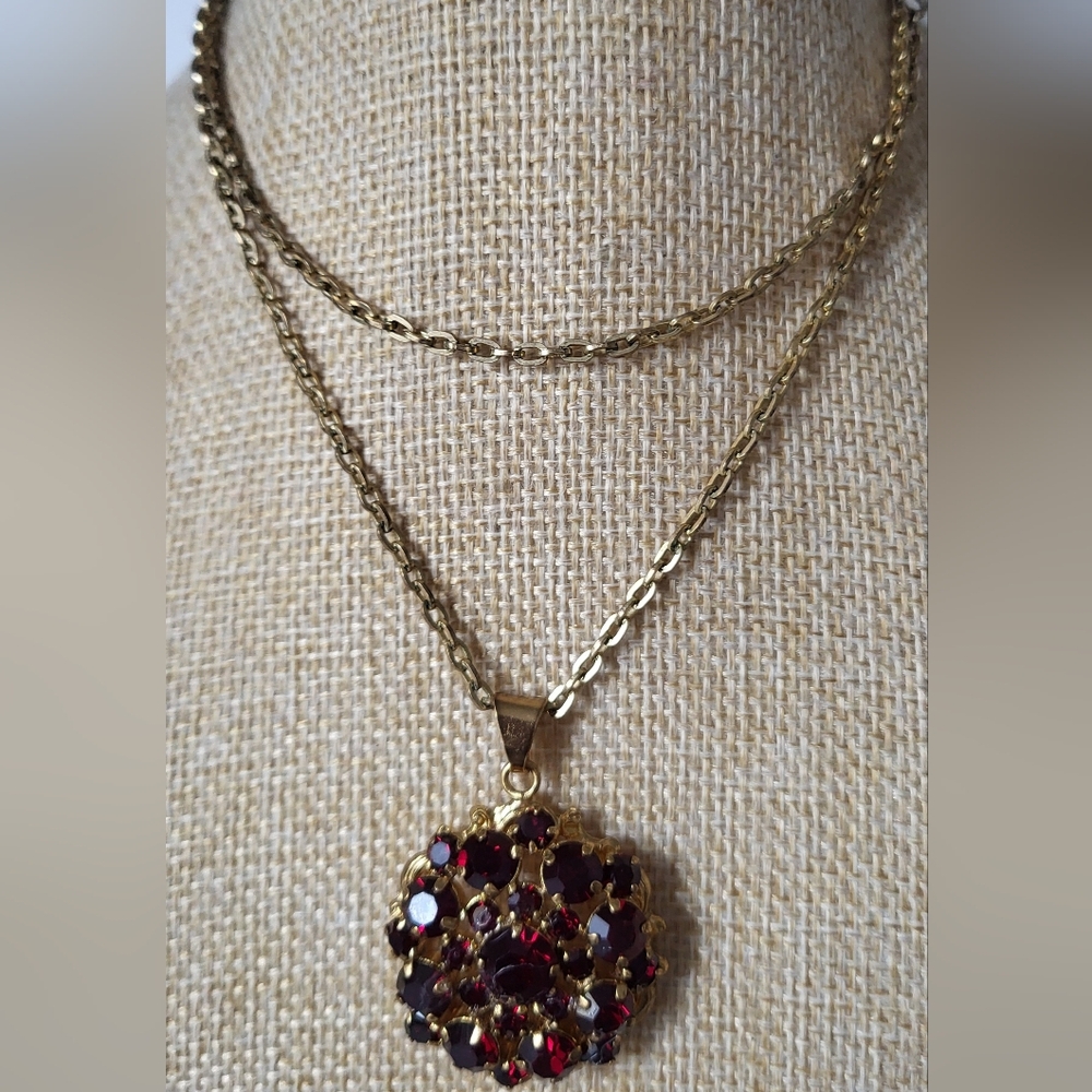 Vintage Austria Red Garnet Pendant With Vintage Spiedel 1/20 10k Goldfilled 5.3g